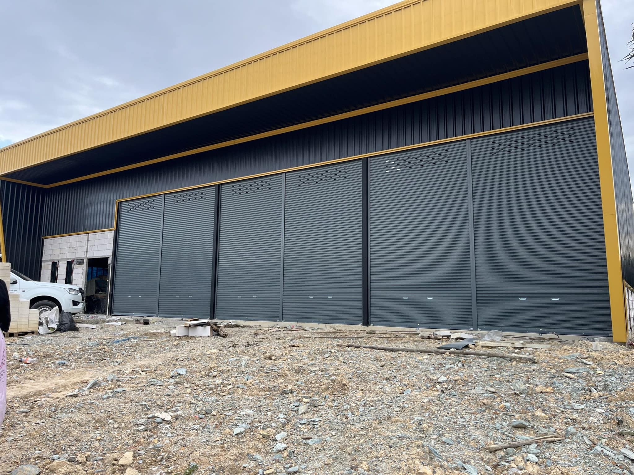 บริการติดตั้งประตูม้วน ไทย สกายชัตเตอร์